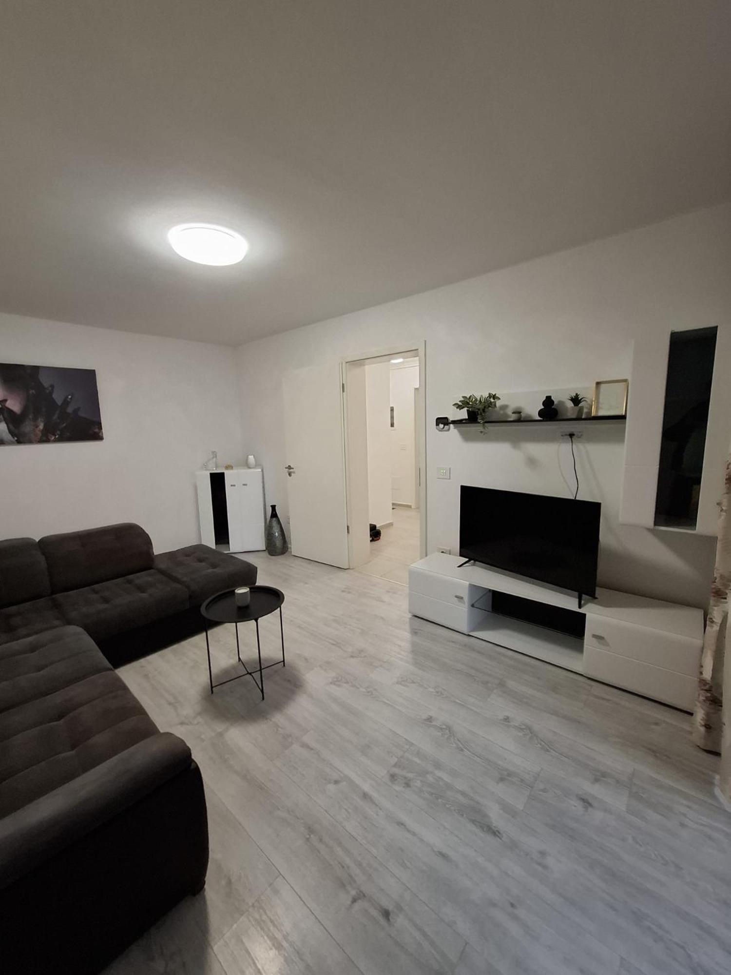 Kasper Cozy Apartments - Coresi Mall #บราชอฟ ภายนอก รูปภาพ
